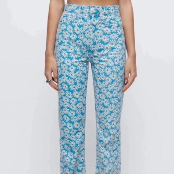 Re/Done daisy print high waisted 70’s style flair jeans. Size 26 - Picture 3 of 9